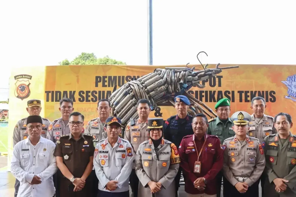 Monumen Udang Dari Ribuan Knalpot Brong Akhirnya Diresmikan Polresta Cirebon
