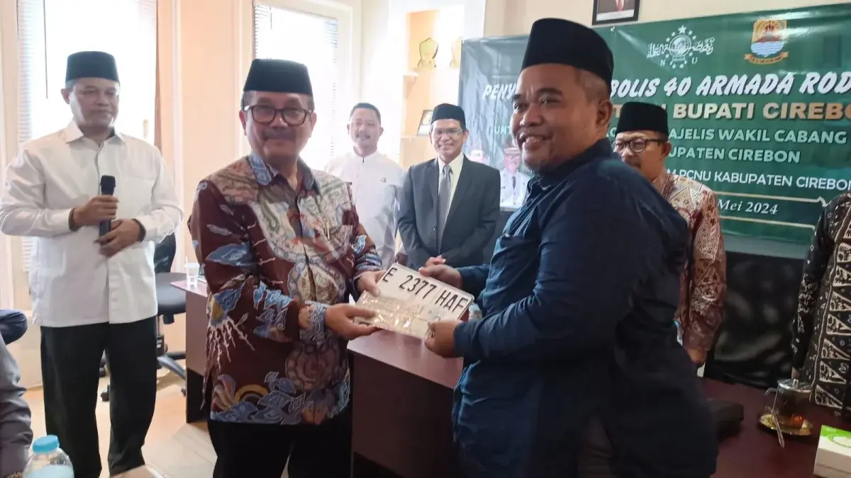 Bupati Cirebon, Berikan Bantuan Bentor Kepada MWC NU