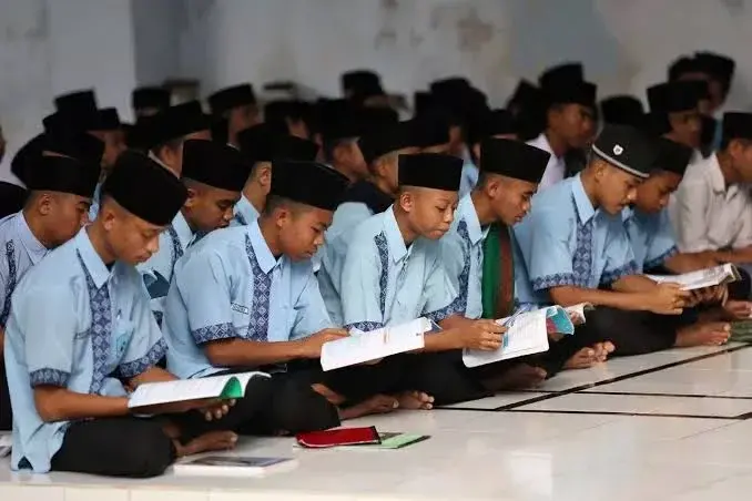 66 Ribu Santri Ikut dalam UKN di Pondok Pesantren Salafiyah