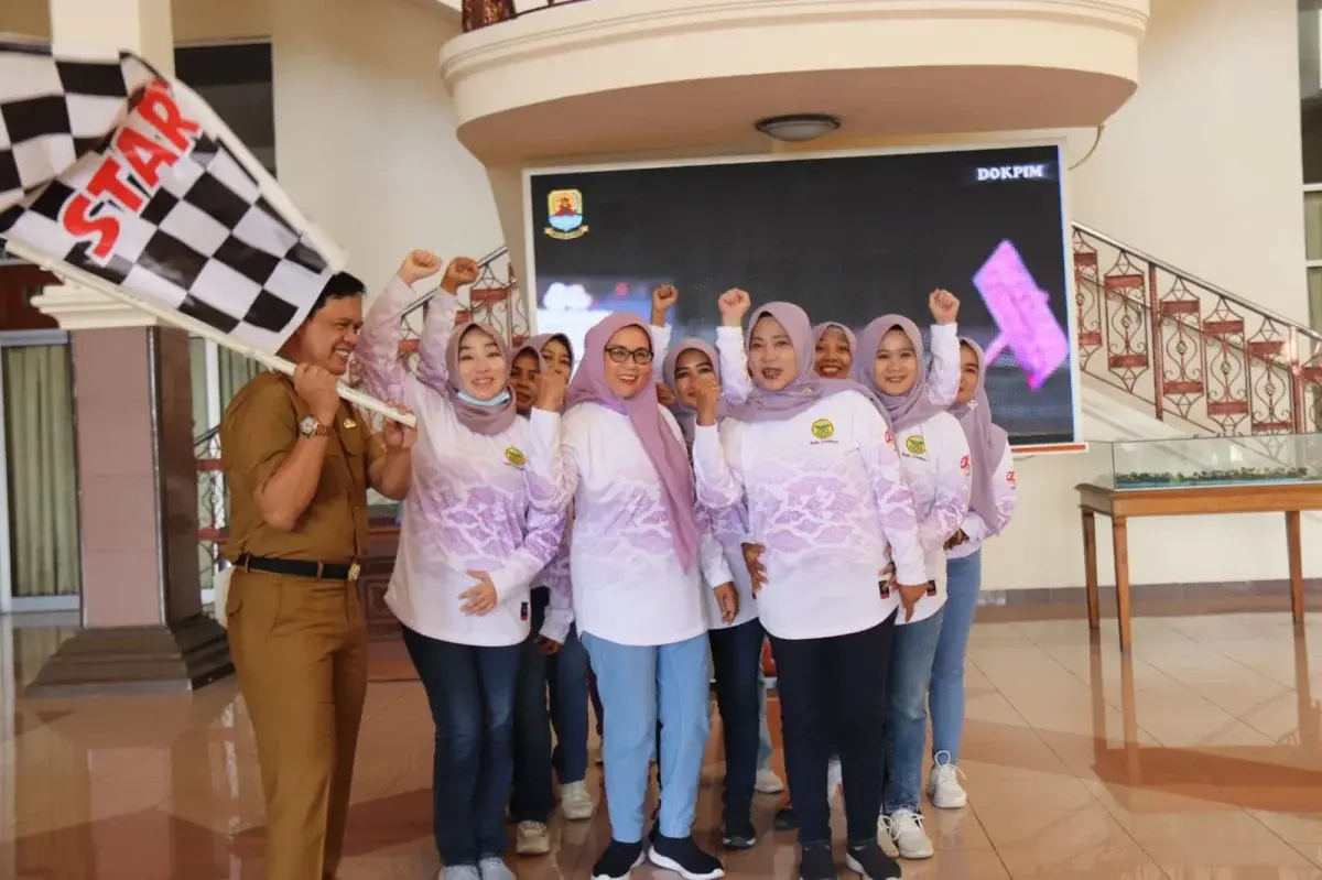 PJ Bupati Cirebon, H. Wahyu Mijaya di Wakili Sekda H. Hilmi Riva'i Pelepasan Atlet Persatuan Wanita Olahraga (Porwasi) di Ajang Event Senam Tingkat Nasional tahun 2024
