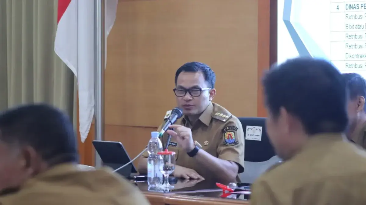 Pembangunan dan Berbagai Sektor Pembangunan dan Berbagai Sektor