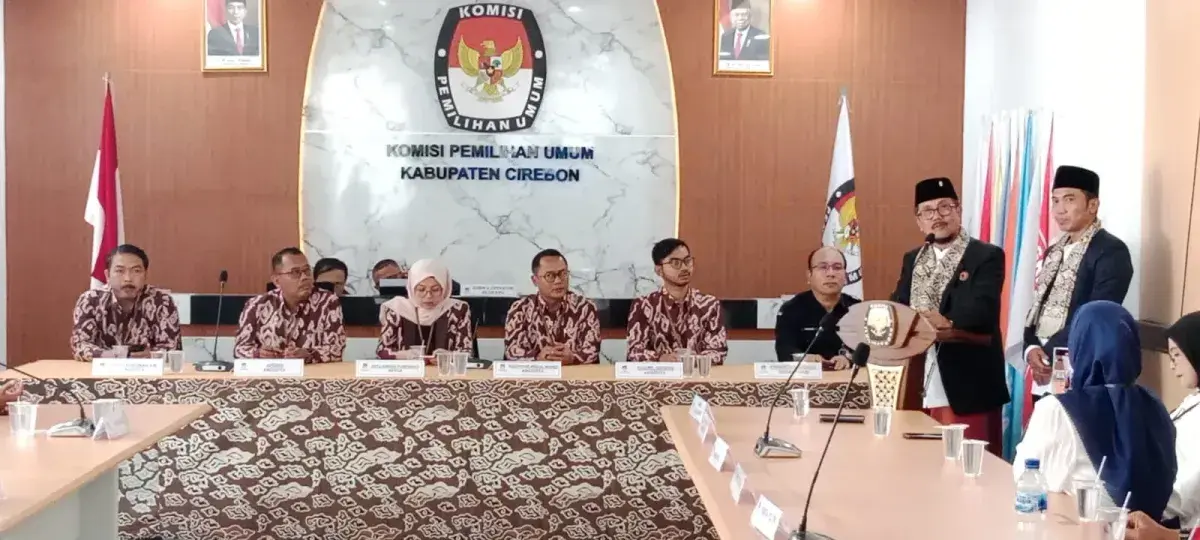 Bakal Calon Bupati dan Wakil Bupati Cirebon BERIMAN Imron dan Agus Kurniawan Resmi Daftar di KPU Kabupaten Cirebon/Divipromedia.com