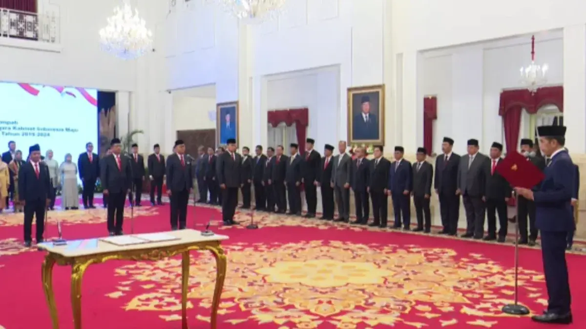 Jokowi Reshuffle Kabinet : 3 Menteri dan 1 Wamen