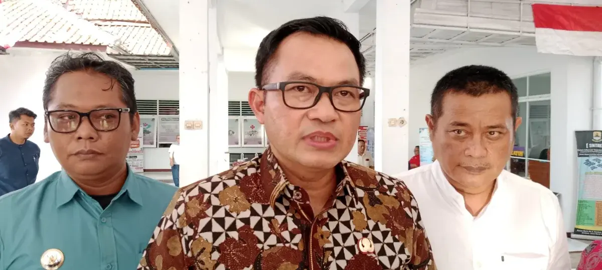 PJ Bupati Cirebon, H. Wahyu Mijaya. usai Rapat Pembahasan Penanggulangan Banjir di wilayahnya. (dok.way penacirebon.com)