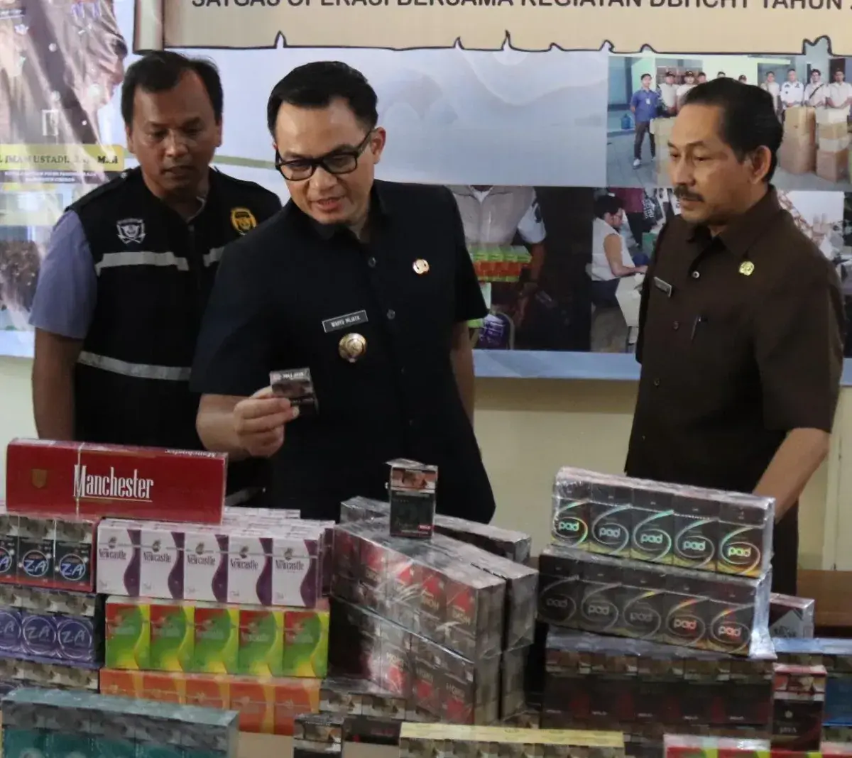 Pemkab Cirebon Sita 298 Ribu Batang Rokok Ilegal dalam Operasi. (dok.way divipromedia.com)