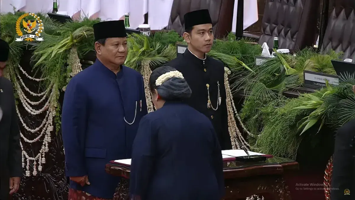 Caption : Prabowo dan Gibran Resmi di Lantik : Mengucapkan Sumpah Sebagai Presiden Dan Wakil Presiden Republik Indonesia Untuk Periode 2024-2029 Caption : Prabowo dan Gibran Resmi di Lantik : Mengucapkan Sumpah Sebagai Presiden Dan Wakil Presiden Republik Indonesia Untuk Periode 2024-2029
