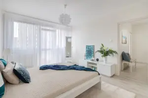 menarik nih, beberapa ide Furnitur kamar tidur cewek. FOTO: Pixabay.com/divipromedia.com