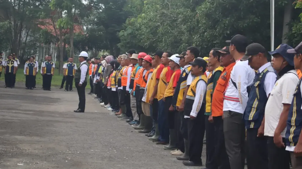 PJ Bupati Cirebon Apresiasi DPUTR di Hari Bakti PU Ke-79 Berkontribusi Besar Dalam Pembangunan Daerah.*(Dok.way/divipromedia.com) PJ Bupati Cirebon Apresiasi DPUTR di Hari Bakti PU Ke-79 Berkontribusi Besar Dalam Pembangunan Daerah.*(Dok.way/divipromedia.com)