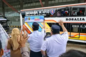 KEMENTERIAN Perhubungan (Kemenhub) secara resmi melepas keberangkatan 93 unit bus  program Mudik Gratis Angkutan Jalan Natal 2024 dan Tahun Baru 2025, Selasa (24/12/2024).* Foto: Dok.Humas Kemhub
