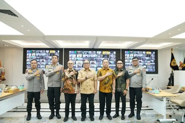 ACARA peluncuran PPDB SMA Kemala Taruna Bhayangkara dihadiri oleh pejabat tinggi Mabes Polri, perwakilan YPKBI, serta sejumlah pejabat SSDM Polri, yang menunjukkan dukungan kuat terhadap program ini.* Foto: Dok. Humas Polri ACARA peluncuran PPDB SMA Kemala Taruna Bhayangkara dihadiri oleh pejabat tinggi Mabes Polri, perwakilan YPKBI, serta sejumlah pejabat SSDM Polri, yang menunjukkan dukungan kuat terhadap program ini.* Foto: Dok. Humas Polri