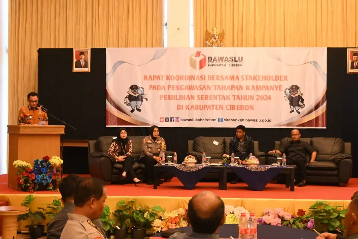 Pj Bupati Cirebon Hadiri Rapat Koordinasi Pengawasan Kampanye Pemilu Serentak 2024. (Dok.way divipromedia.com) Pj Bupati Cirebon Hadiri Rapat Koordinasi Pengawasan Kampanye Pemilu Serentak 2024. (Dok.way divipromedia.com)