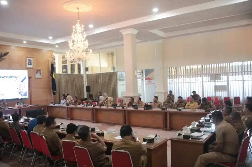  Pj Bupati Cirebon Pimpin Rapim, Bahas Realisasi APBD dan Penurunan Stunting. (Dok.way divipromedia.com)
