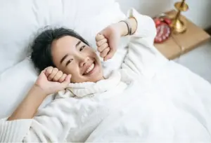 Ilustrasi seseorang yang telah melakukan tidur nyenyak dan cukup. Foto: Freepik