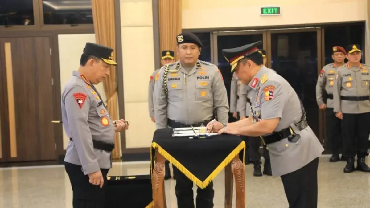 Kapolri Lantik : 3 Pejabat Utama Mabes Polri Kapolri Lantik : 3 Pejabat Utama Mabes Polri