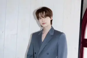 Aktor Lee Jong Suk pemain drama korea Seochodong. Foto: Instagram: