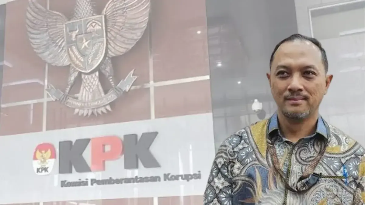 KPK Panggil Mantan Gubernur Kalsel, Sahbirin Noor Absen Tanpa Alasan. Juru Bicara KPK, Tessa Mahardhika, mengonfirmasi absennya Sahbirin tanpa alasan yang jelas.