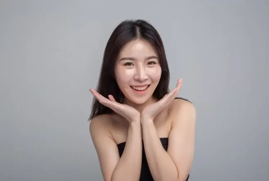 Ilustrasi kulit cerah karena melakukan perawatan kulit secara tepat dan efektif. Foto: Freepik