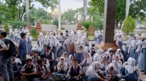 Generasi Muda Cerdas Politik: Ratusan Pelajar SMAN 1 Palimanan Antusias Kunjungi DPRD Cirebon