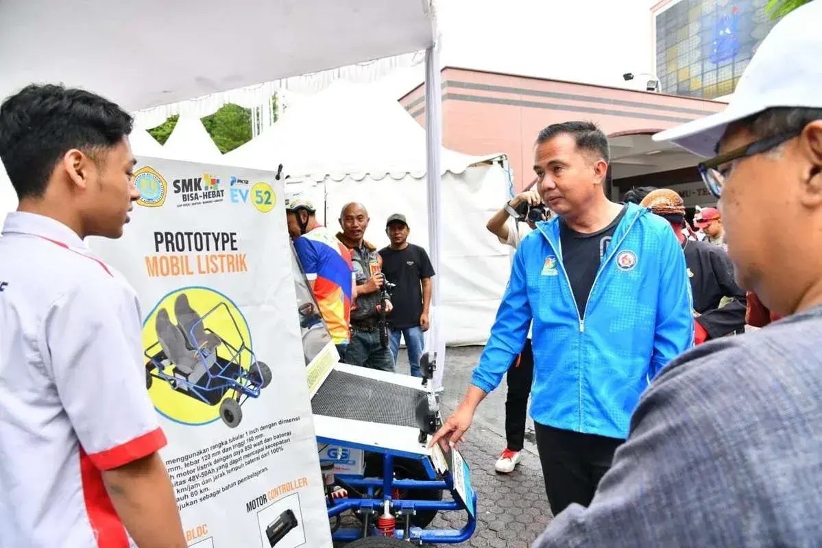 Pj Gubernur Jawa Barat, Bey Machmudin.* Foto: jabarprov.go.id Pj Gubernur Jawa Barat, Bey Machmudin.* Foto: jabarprov.go.id