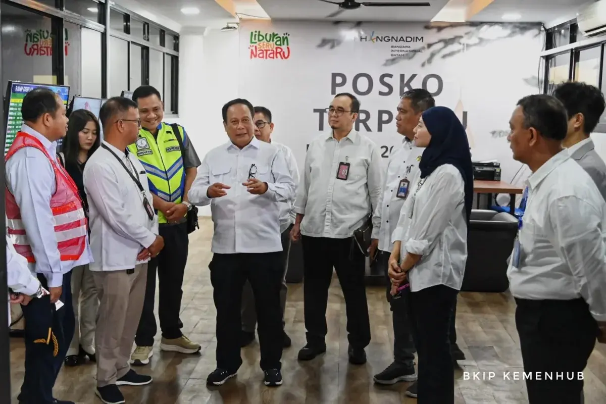 Jelang Natal 2024 dan tahun baru 2025, Wakil Menteri Perhubungan Suntana meninjau dan memastikan kesiapan simpul transportasi di Batam, Kepulauan Riau. (Dok. Biro Komunikasi dan Informasi Publik) 