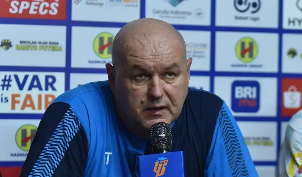 Pelatih Persib, Bojan Hodak.* Foto: Persib.co.id