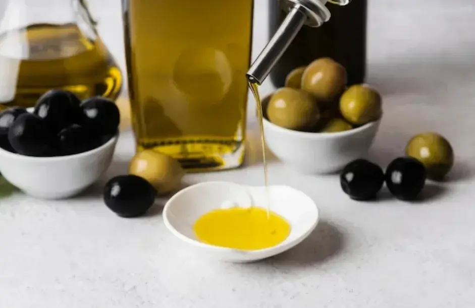Ilustrasi minyak zaitun yang memiliki banyak manfaat untuk rambut. Foto: Freepik