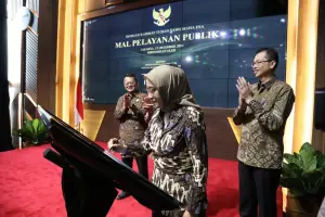 Menteri PANRB Rini Widyantini saat peresmian 42 MPP secara virtual, dari Kantor Kementerian PANRB, Jakarta, Kamis (12/12). (Dok.humas kemenpanrb) 