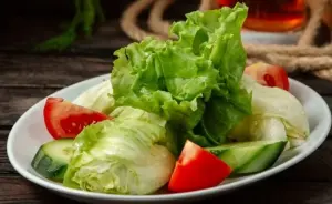 Ilustrasi salad sayur. Foto: Freepik