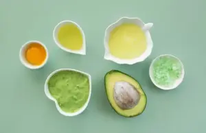 Ilustrasi alpukat dan minyak zaitun. Foto: Freepik