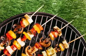 Ilustrasi membuat barbeque di tahun baru. Foto: Freepik