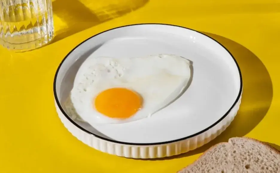 Ilustrasi telur setengah matang yang disukai banyak orang. Foto: Freepik