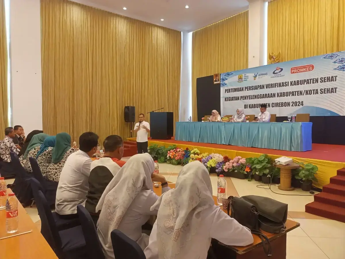 Pemerintah Kabupaten Cirebon melalui Dinas Kesehatan (Dinkes) menggelar Rapat Persiapan Verifikasi Kabupaten Sehat Kegiatan Penyelenggaraan Kabupaten/Kota Sehat (KKS) 2024. (Dok.way/divipromedia.com) Pemerintah Kabupaten Cirebon melalui Dinas Kesehatan (Dinkes) menggelar Rapat Persiapan Verifikasi Kabupaten Sehat Kegiatan Penyelenggaraan Kabupaten/Kota Sehat (KKS) 2024. (Dok.way/divipromedia.com)