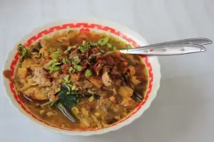 Kenikmatan makanan khas Jawa Timur yang pastinya bikin kamu tergoda. FOTO: Pinterest.com/divipromedia.com
