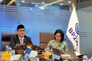 Menteri P2MI Abdul Kadir Karding berbicara kepada awak media di Kementerian P2MI Jakarta, Senin (6/1/2025). (ANTARA/Katriana)