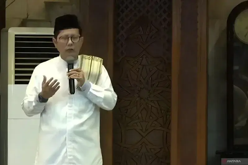 KETUA Majelis Ulama Indonesia (MUI) Bidang Dakwah dan Ukhuwah Cholil Nafis dalam acara Zikir Akbar Spesial Rajab dan Awal Tahun 2025 di Masjid Agung At Tin, Jakarta, Selasa (31/12/2024) malam.* ANTARA/Tri Meilani Ameliya