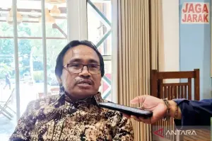 Ketua Bawaslu Situbondo Ahmad Faridl Ma'ruf.* ANTARA/Novi Husdinariyanto