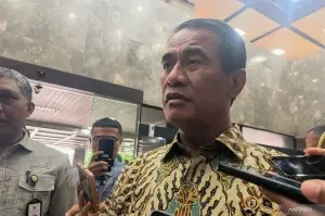 Menteri Pertanian Andi Amran Sulaiman menjawab pertanyaan awak media di Jakarta, Kamis (9/1/2025). ANTARA/Harianto