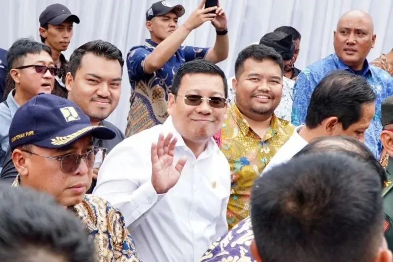 Kepala Badan Pangan Nasional (Bapanas) Arief Prasetyo Adi (tengah) menghadiri Peringatan Hari Desa dan Festival Bangun Desa Bangun Negeri di Desa Cisaat, Subang, Jawa Barat, Selasa (14/1/2025). ANTARA/HO-Humas Bapanas