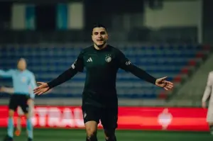 Pemain timnas Indonesia yang memperkuat FC Copenhagen, Kevin Diks, berselebrasi setelah berhasil mencetak gol lewat titik penalti saat pertandingan Liga Conference kontra Dinamo Minsk di Stadion Mehdi Huseynzade, Azerbaijan, Kamis (28/11/2024). ANTARA/@FCKobenhavn (@FCKobenhavn)
