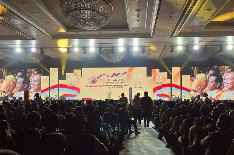 Ketua Umum Partai Golkar Bahlil Lahadalia Puncak HUT Ke-65 Ormas MKGR 2025, Jakarta, Sabtu (18/1/2025). (ANTARA/Narda Margaretha Sinambela)