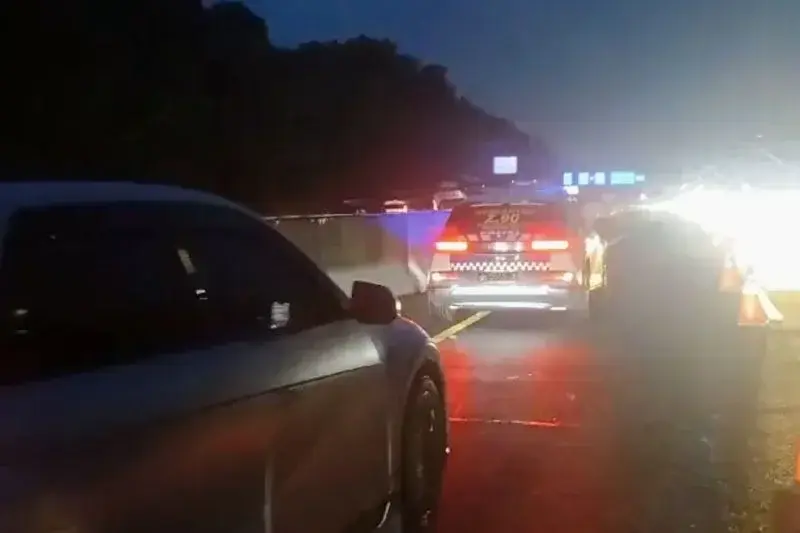 Contraflow di jalan Tol Jakarta-Cikampek.* ANTARA/HO-Jasa Marga