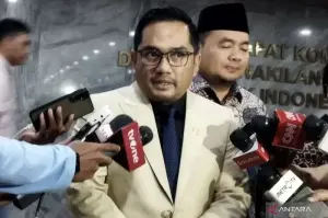 Ketua Komisi II DPR RI Rifqinizamy Karsayuda.* ANTARA/Bagus Ahmad Rizaldi