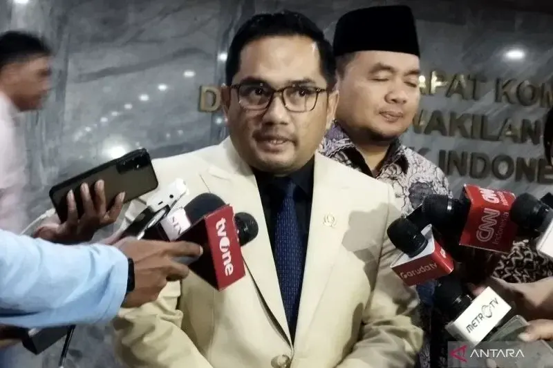 Ketua Komisi II DPR RI Rifqinizamy Karsayuda.* ANTARA/Bagus Ahmad Rizaldi