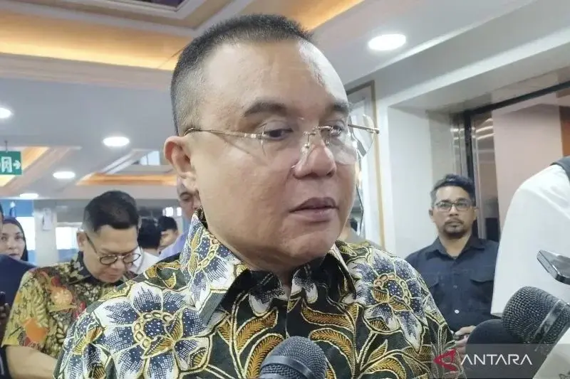 Wakil Ketua DPR RI Sufmi Dasco Ahmad di Kompleks Parlemen, Jakarta, Senin (20/1/2025). (ANTARA/Bagus Ahmad Rizaldi)