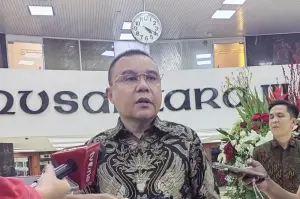 Arsip foto - Wakil Ketua DPR RI Sufmi Dasco Ahmad di Kompleks Parlemen, Senayan, Jakarta, Selasa (14/1/2025). (ANTARA/Melalusa Susthira K.)