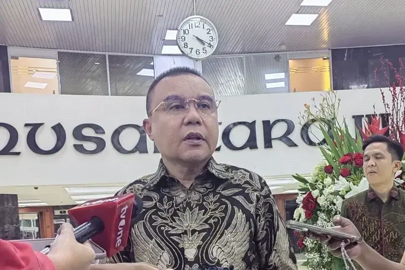 Arsip foto - Wakil Ketua DPR RI Sufmi Dasco Ahmad di Kompleks Parlemen, Senayan, Jakarta, Selasa (14/1/2025). (ANTARA/Melalusa Susthira K.)