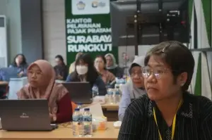 Kantor Wilayah Direktorat Jenderal Pajak (Kanwil DJP) Jawa Timur I berupaya kesadaran dan kepatuhan pajak melalui edukasi Coretax di Surabaya, Jawa Timur, Rabu (9/10/2024). (ANTARA/HO-Kanwil DJP Jatim I)