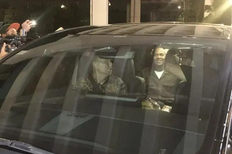 Pelatih timnas Indonesia Patrick Kluivert ketika tiba di Bandara Soekarno-Hatta, Tangerang, Banten, Sabtu (11/1/2025). (ANTARA/Zaro Ezza Syachniar)