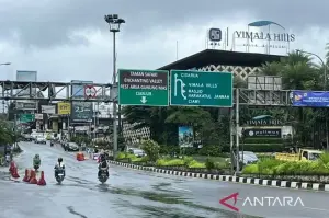 Kondisi lalu lintas di Simpang Gadog Ciawi, Kabupaten Bogor, Jawa Barat, Rabu (29/1/2025). (ANTARA/M Fikri Setiawan)
