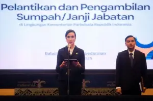 Menteri Pariwisata Widiyanti Putri Wardhana dalam sambutannya saat pelantikan pejabat di Balairung Soesilo Soedarman, Gedung Sapta Pesona, Jakarta Pusat, Rabu (8/12/2024). (ANTARA/HO-Kemenpar)